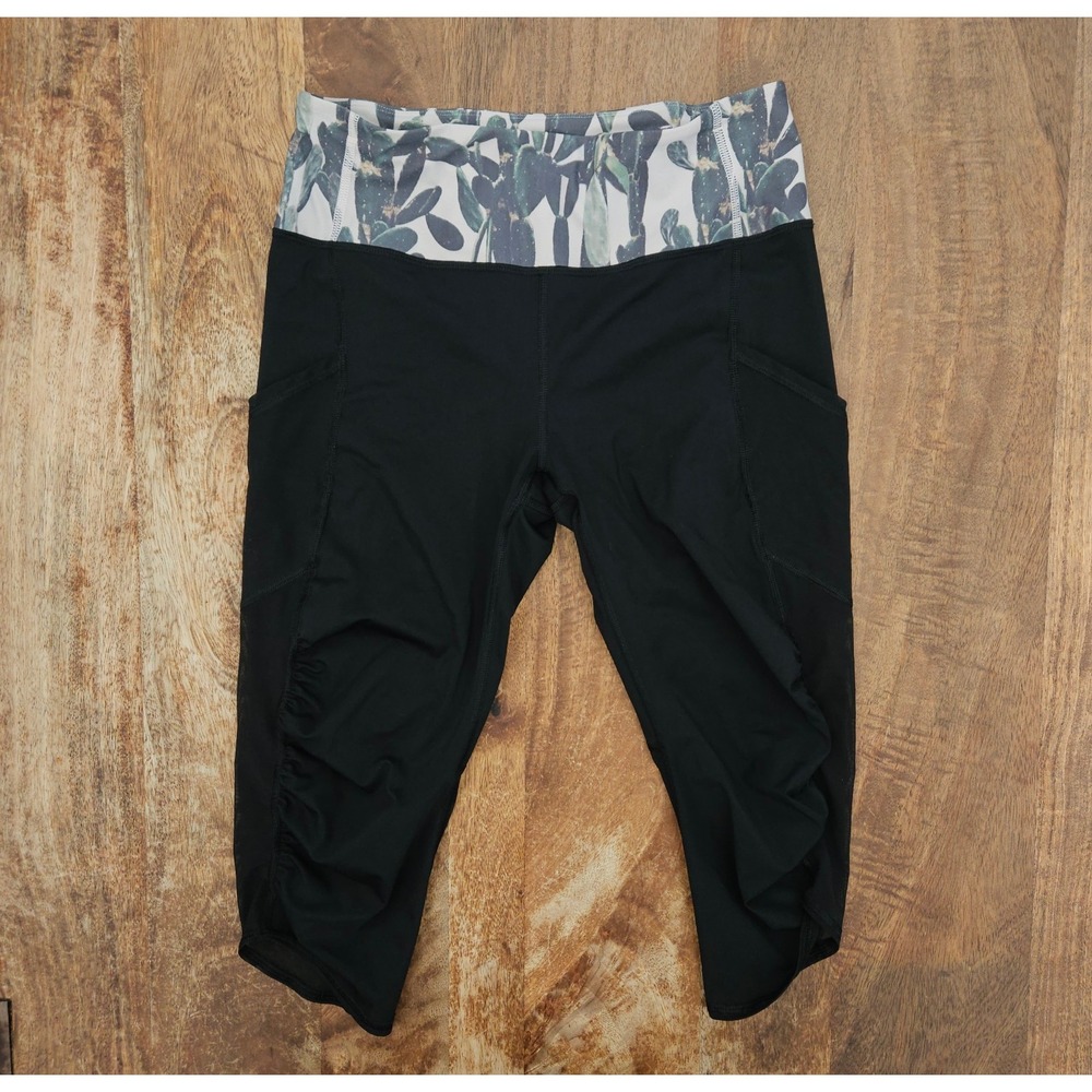 Lululemon Water Sea Me Run Crop Legging Womens 8 Black Cactus Print Activewear